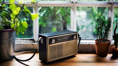 Cara Radio Bertahan di Era Internet